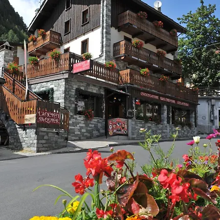 L'ancien Paquier D'hotes Couette-café Valtournenche