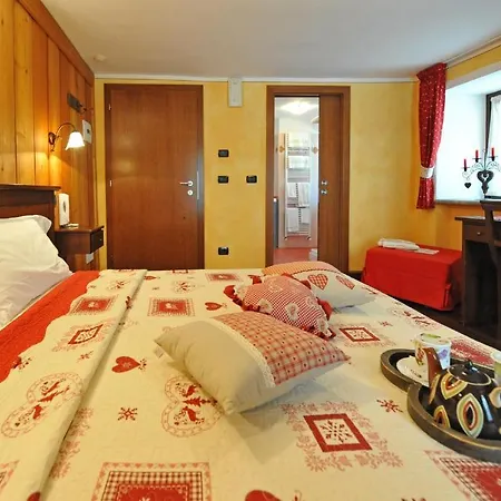 L'ancien Paquier D'hotes Couette-café Valtournenche